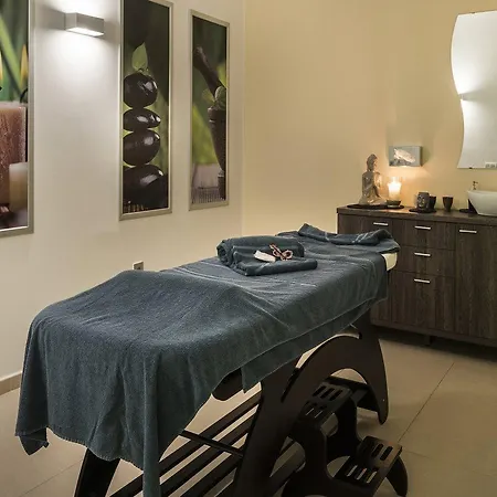 Royal Palm Resort & Spa (Adults Only)-3
